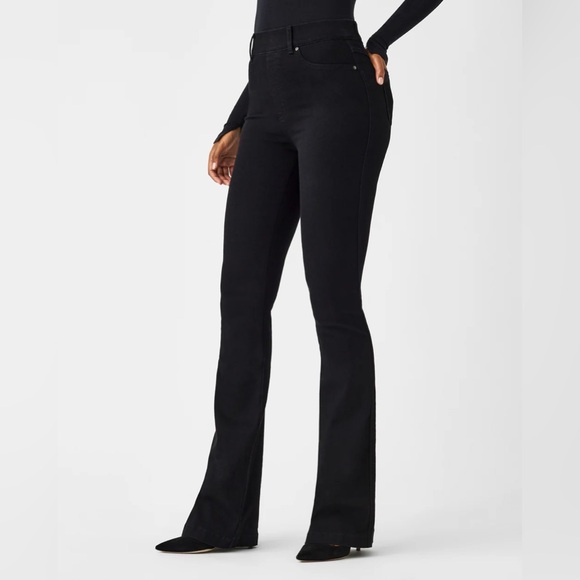 NWT SPANX EveryWear High Rise Pull On Flare Jeans in Clean Black Size XL - Picture 1 of 13